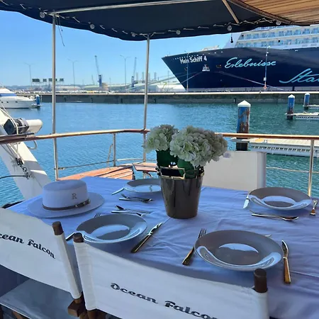 Barco Clasico Yate Ocean Falcon By Albarari Coruna De 1 A 6 Personas En 3 Camarotes En Localizacion Exclusiva *